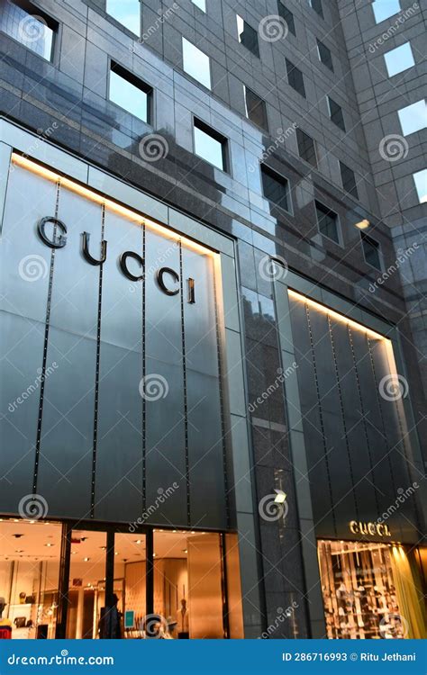 gucci store brookfield place